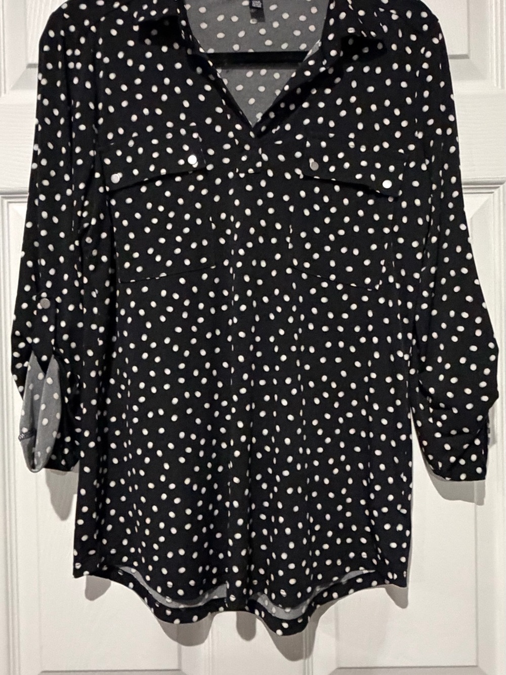 Jones New York Black Polka Dot V-Neck Roll-Sleeve Tunic